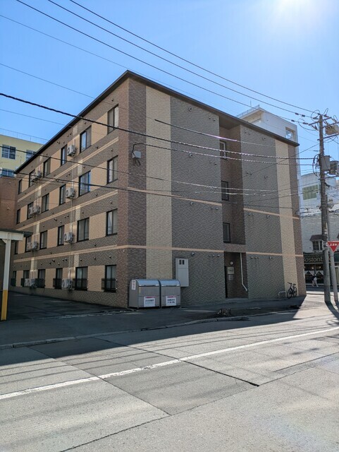 ＦＩＮＥ　ＢＯＸ 画像1