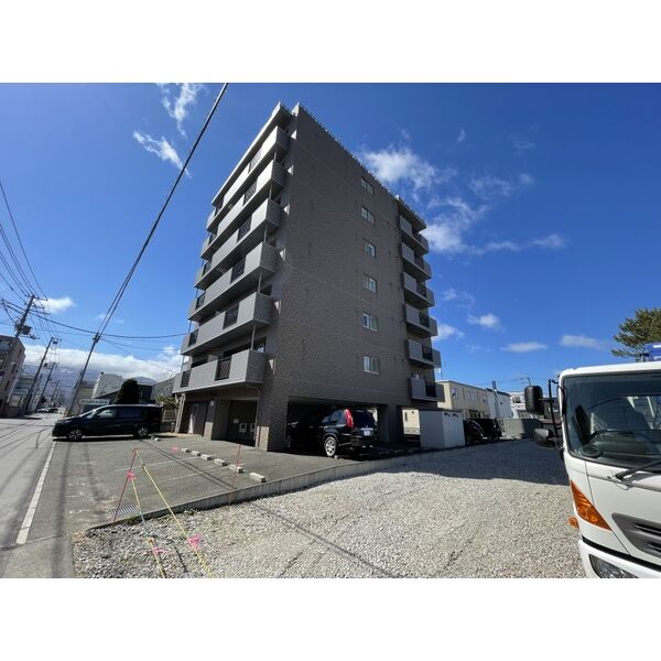 フェバリット弐番館 画像1