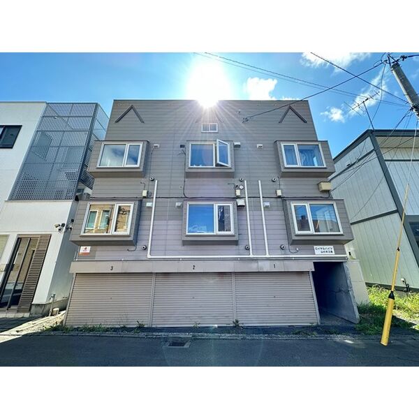 ロイヤルハイツ山の手3条 画像1