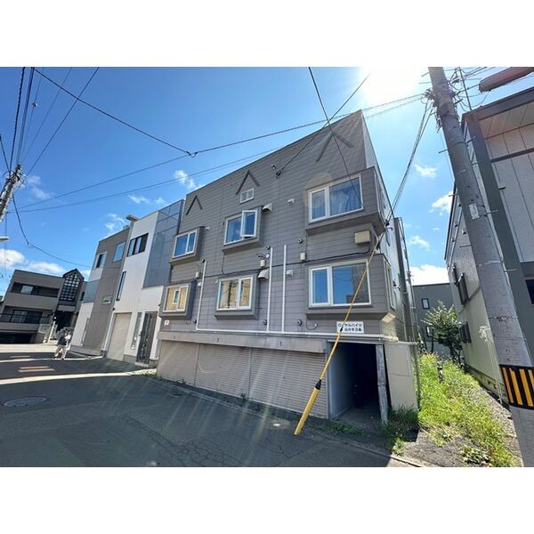 ロイヤルハイツ山の手3条 画像2