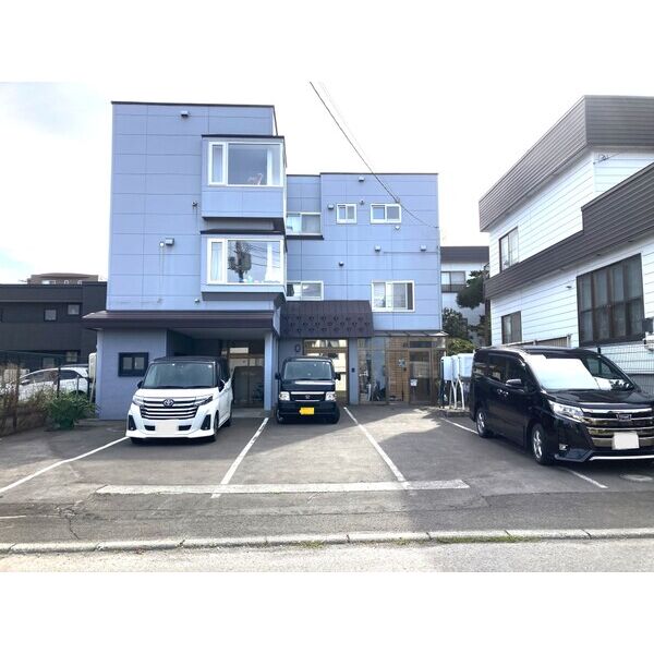 北23条東16丁目貸家一棟3戸