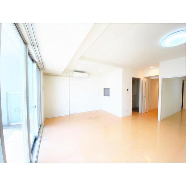 船場ミッドキューブの室内写真2枚目