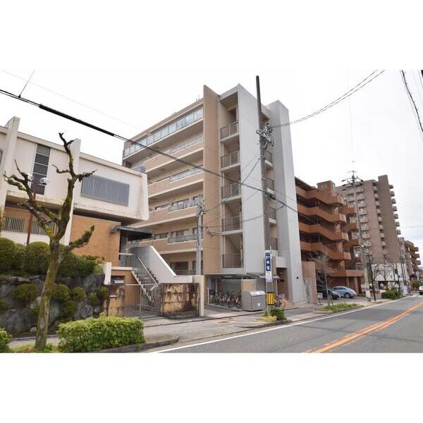 リアプロマンション外観