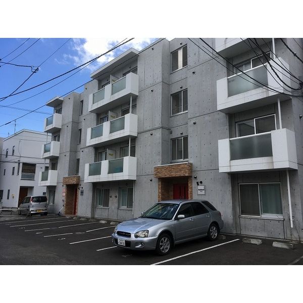 グランドサクセス平岸 画像1