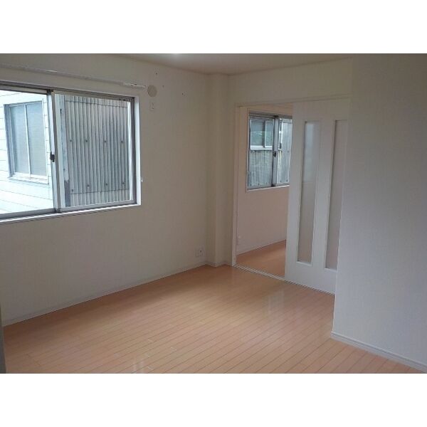 ドルチェ・ヴィータ新神戸の室内写真2枚目