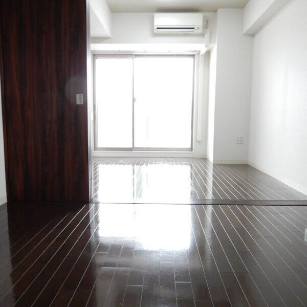 パウゼ堺筋の室内写真1枚目