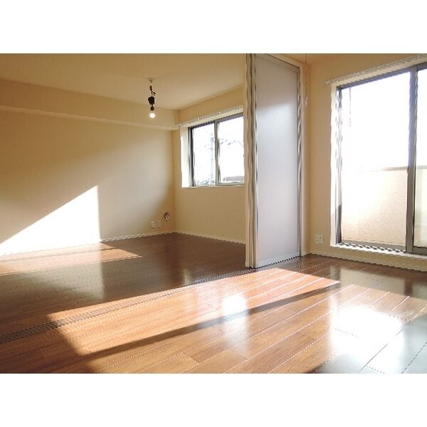 SOUTHERN COURTの室内写真2枚目