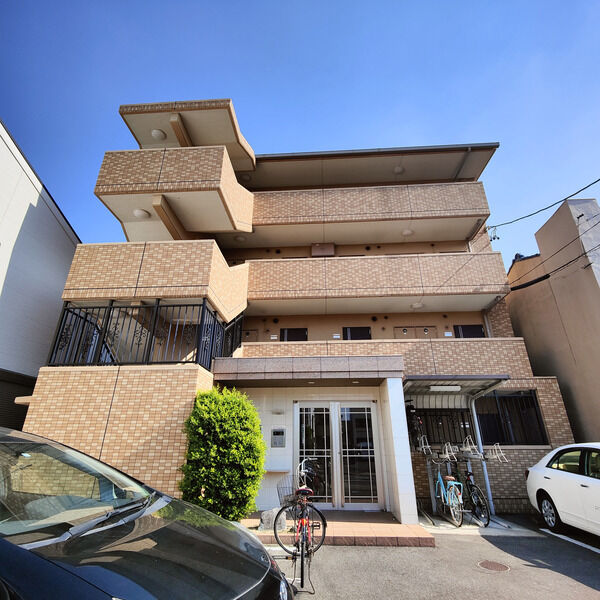 リアプロマンション外観