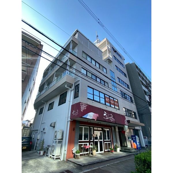 BUILDING