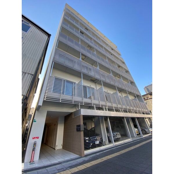 BUILDING