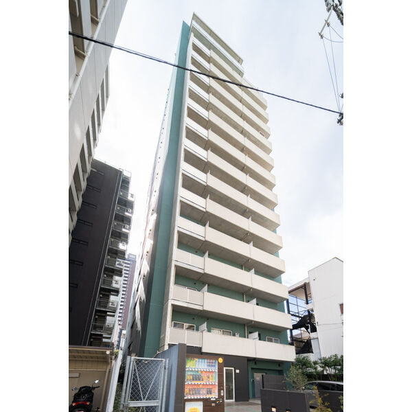 BUILDING