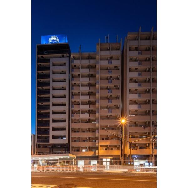 BUILDING