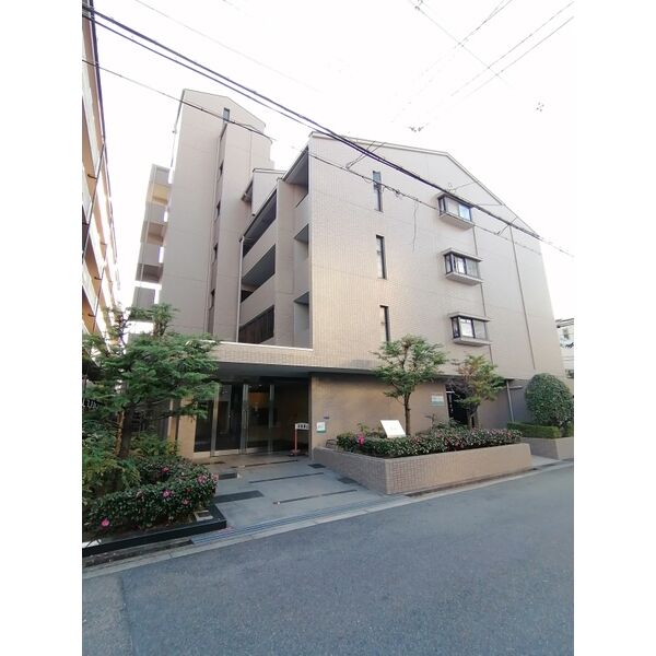 BUILDING