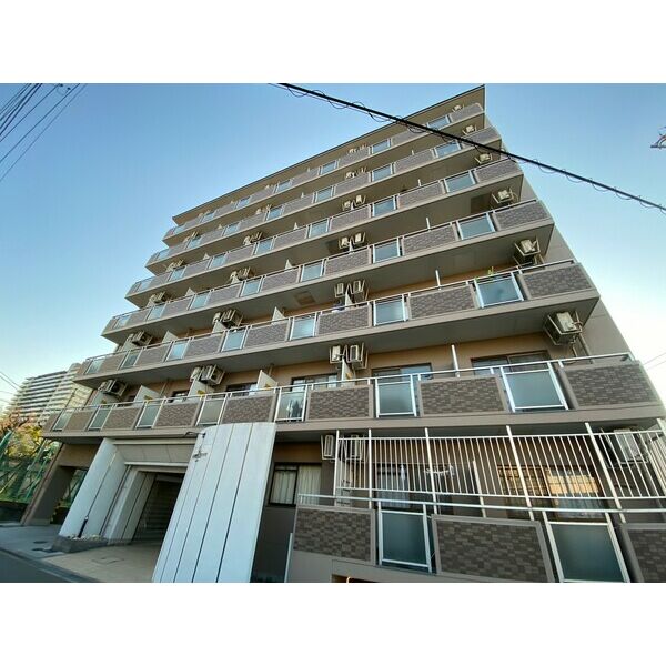BUILDING