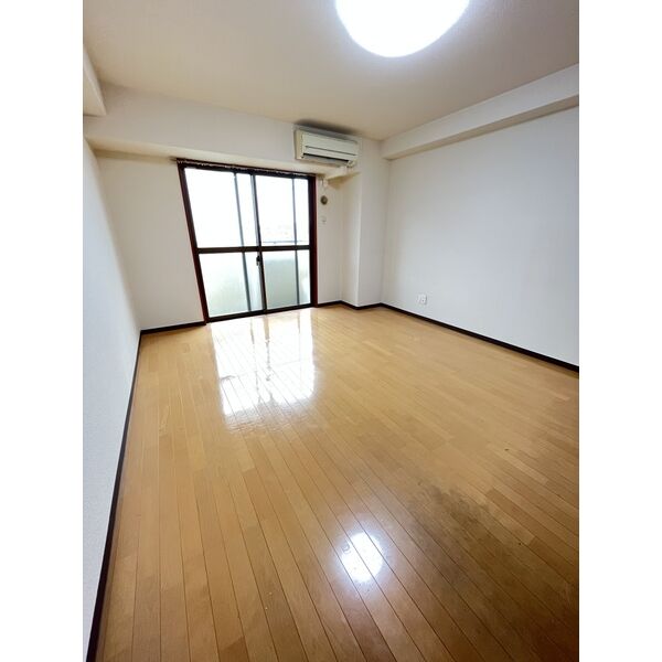 サムティ塚口レジデンスの室内写真1枚目