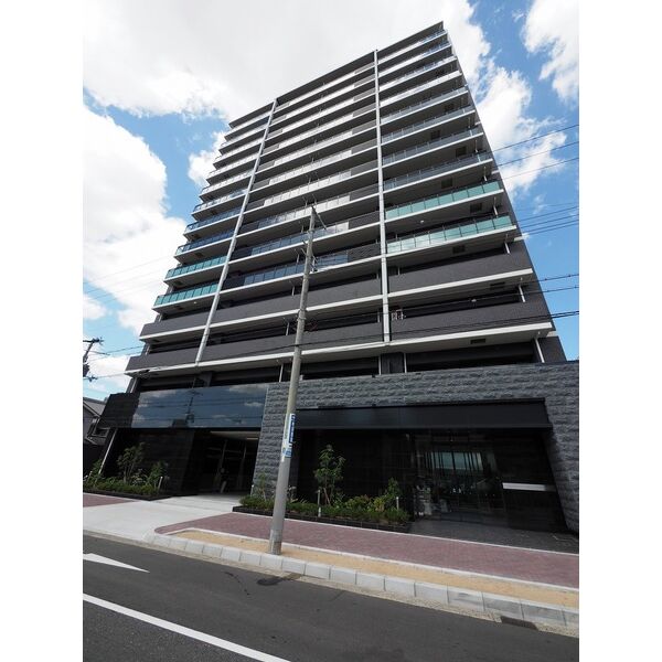 プレサンスロジェ森ノ宮の外観2枚目