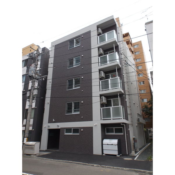 ラフィーネ南3条 画像1