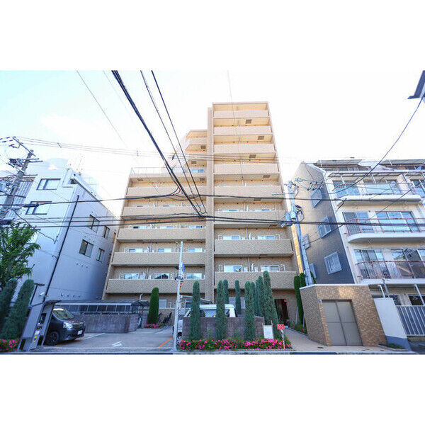 BUILDING