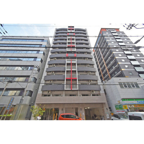 BUILDING