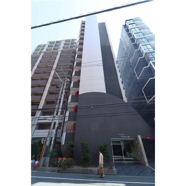 BUILDING