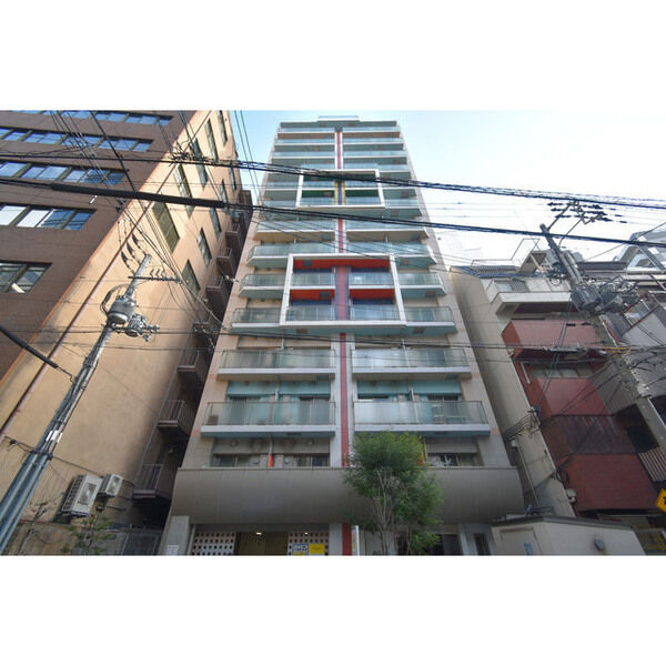 BUILDING