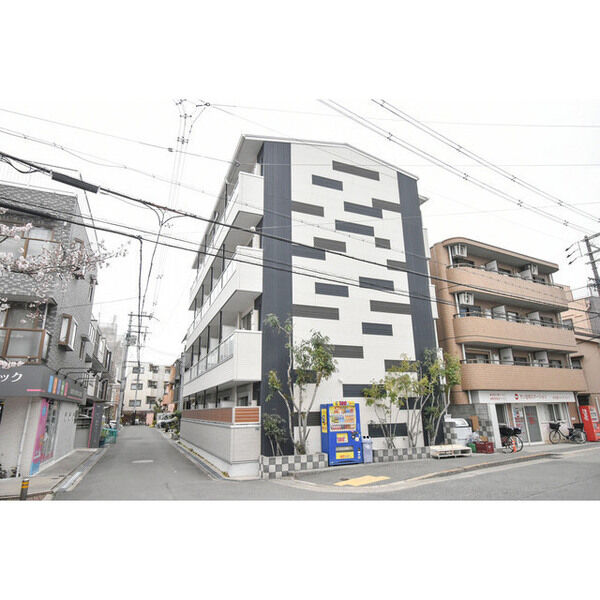 BUILDING