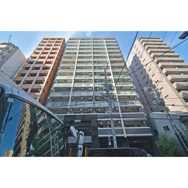 BUILDING