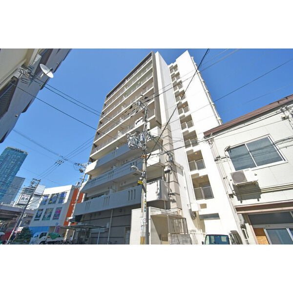 BUILDING