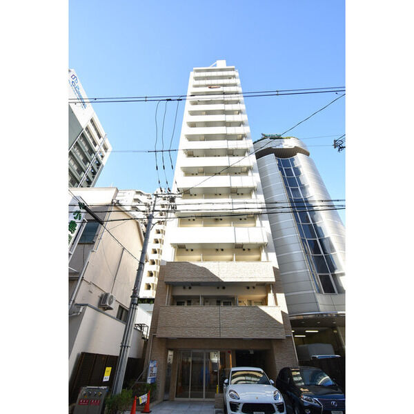 BUILDING