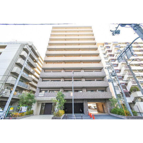 BUILDING