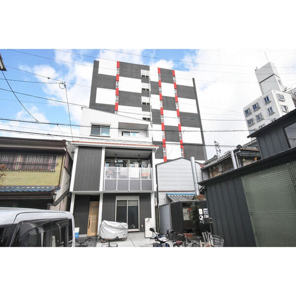 BUILDING