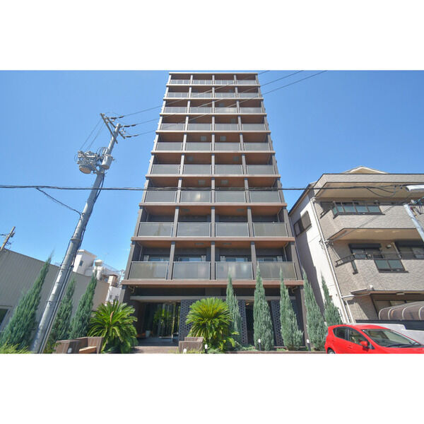 BUILDING