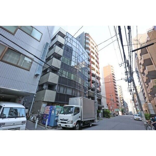 BUILDING