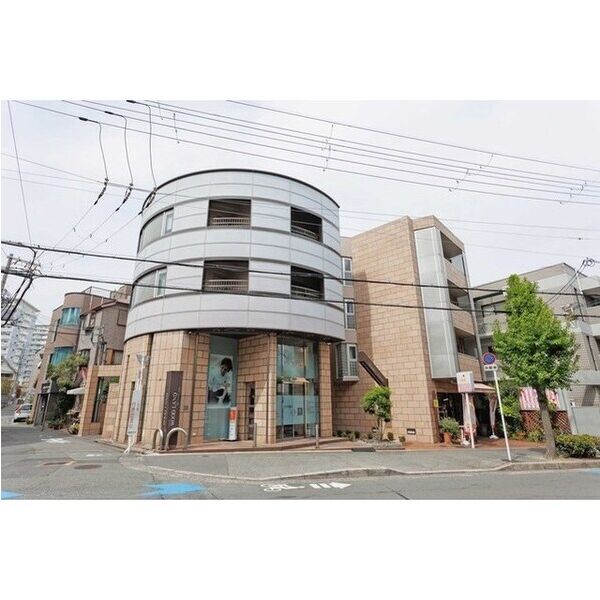 BUILDING