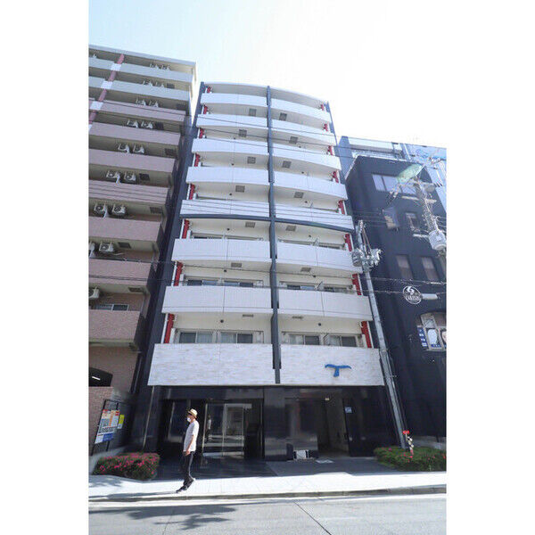 BUILDING