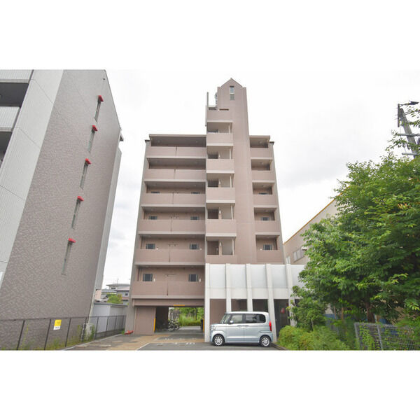 BUILDING