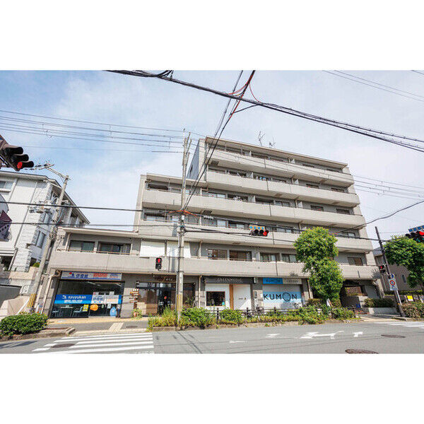 BUILDING