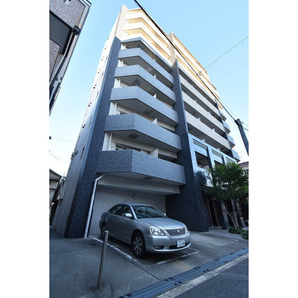 BUILDING