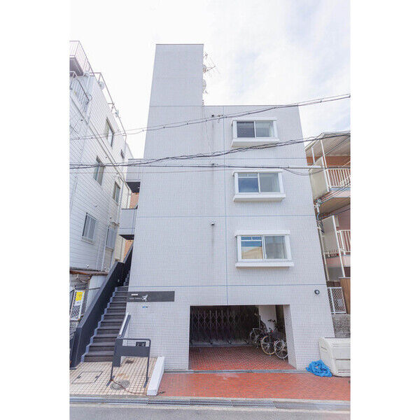 BUILDING