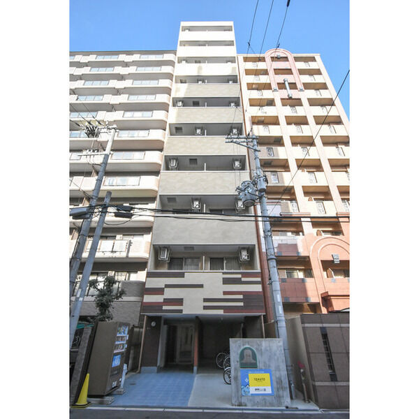 BUILDING