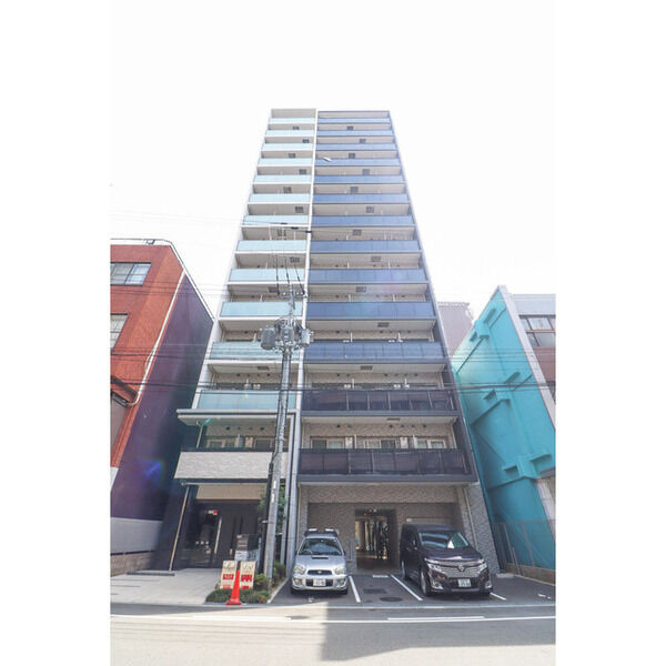 BUILDING