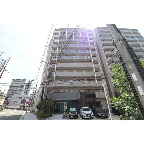 BUILDING
