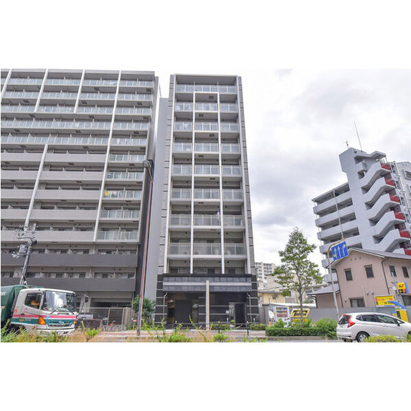 BUILDING