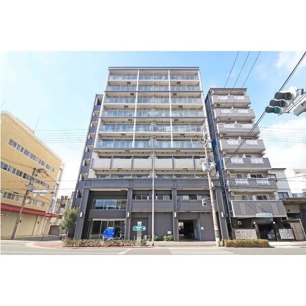 BUILDING