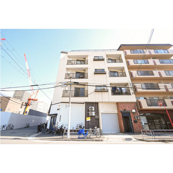BUILDING