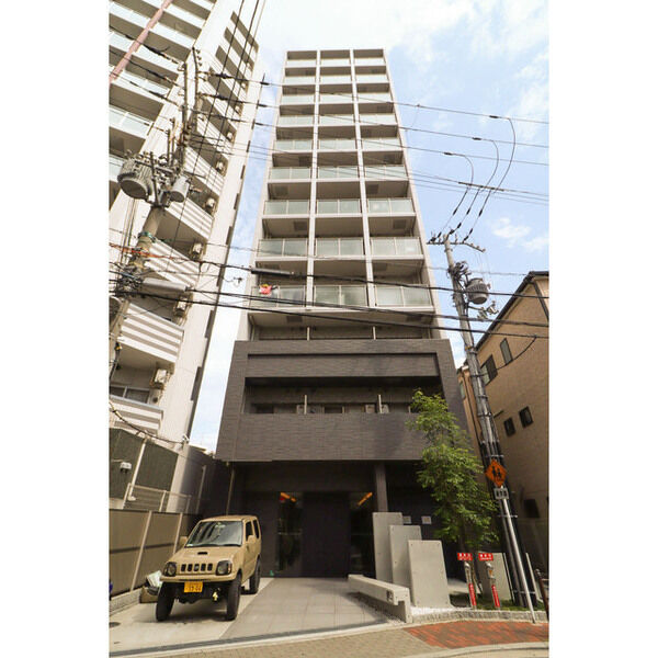 BUILDING