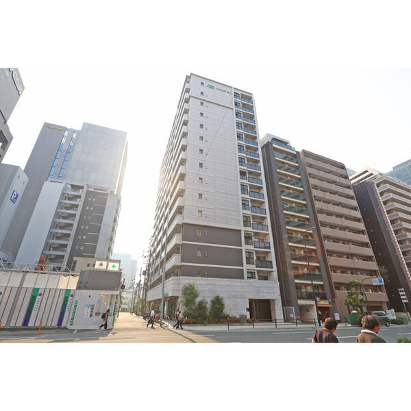 BUILDING