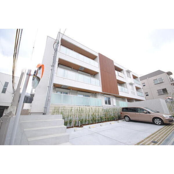 BUILDING