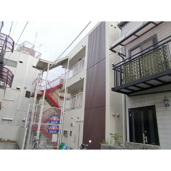 BUILDING