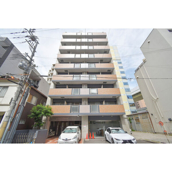 BUILDING